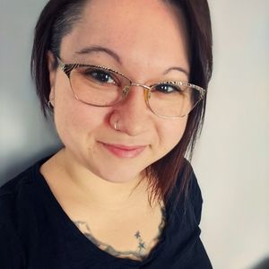 Meet your Posher, Cynthia